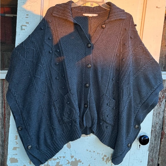 Chic Charcoal Button-Up Women's Poncho - Picture 3 of 9